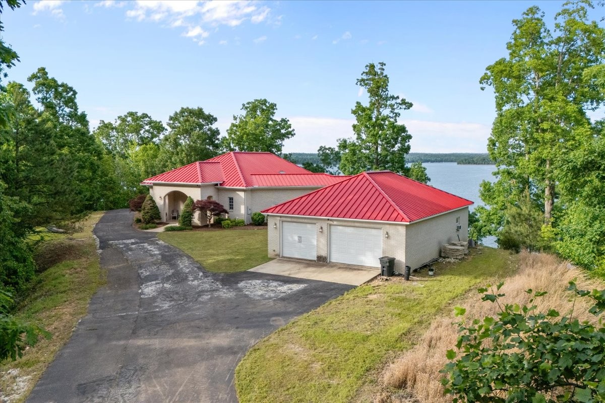 867 River Oaks Dr