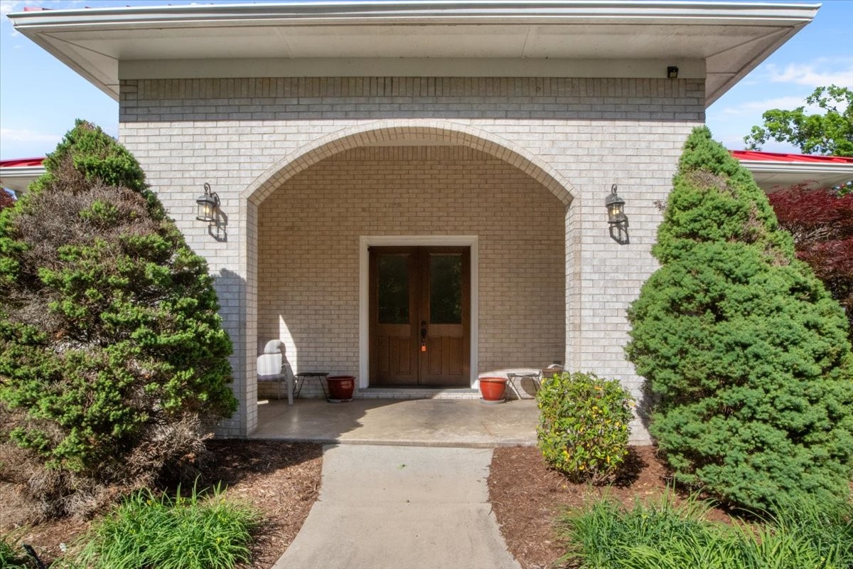 867 River Oaks Dr
