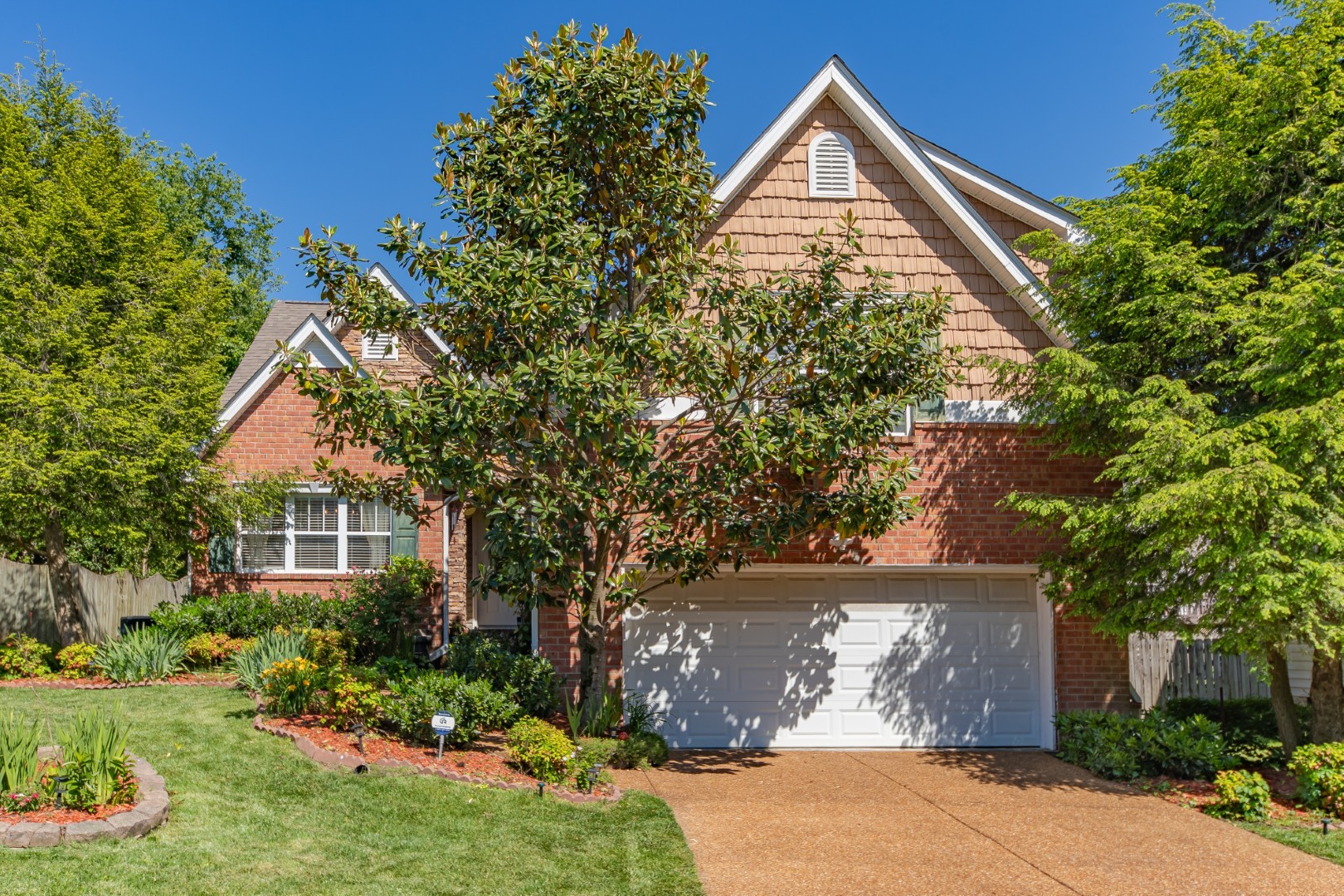 1602 Zurich Dr