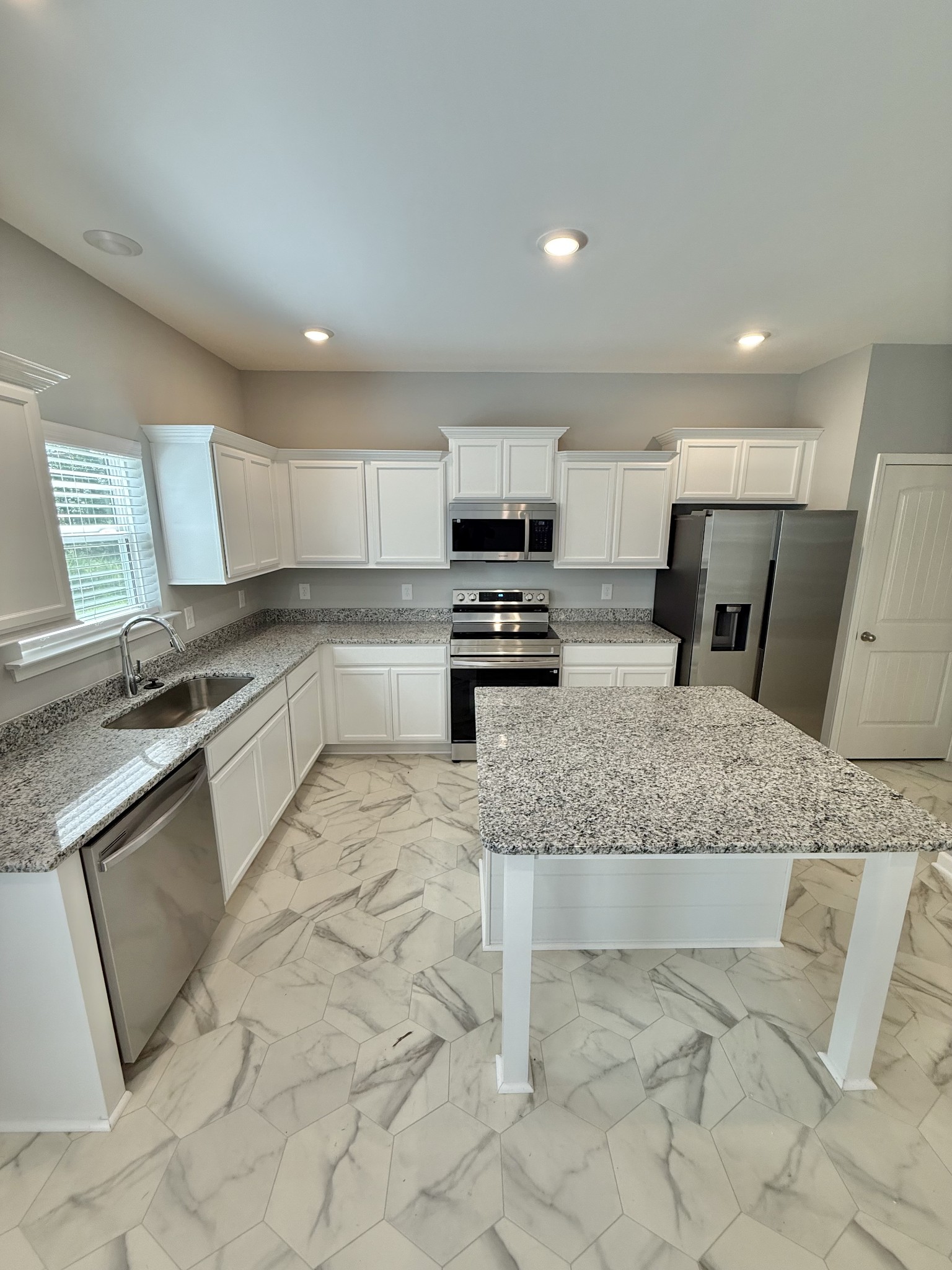 116 Stonehenge Cir