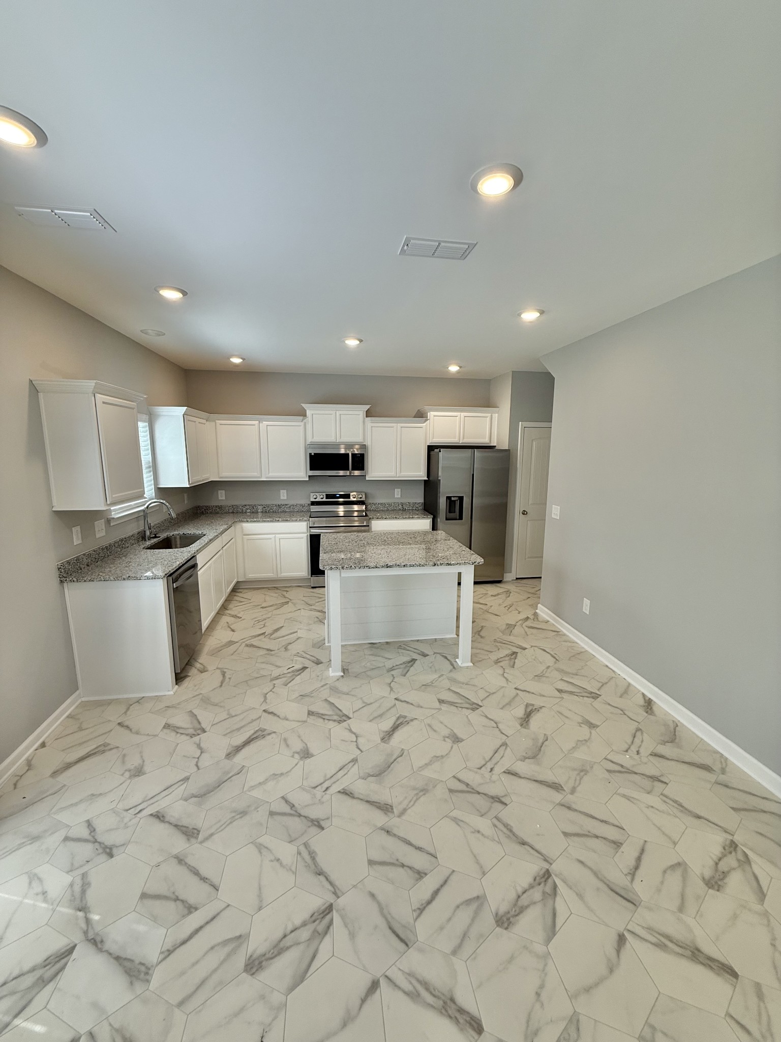 116 Stonehenge Cir
