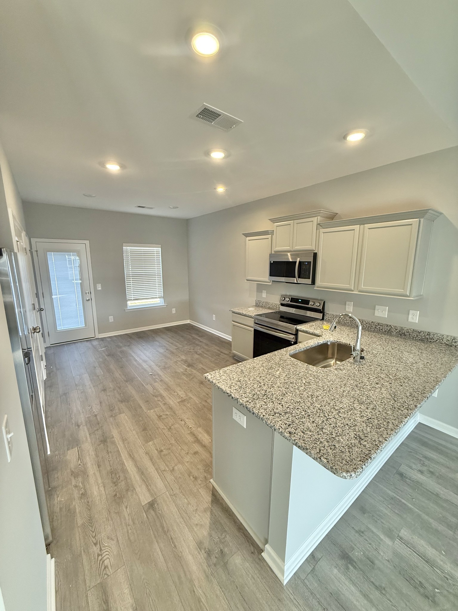 88 Stonehenge Cir