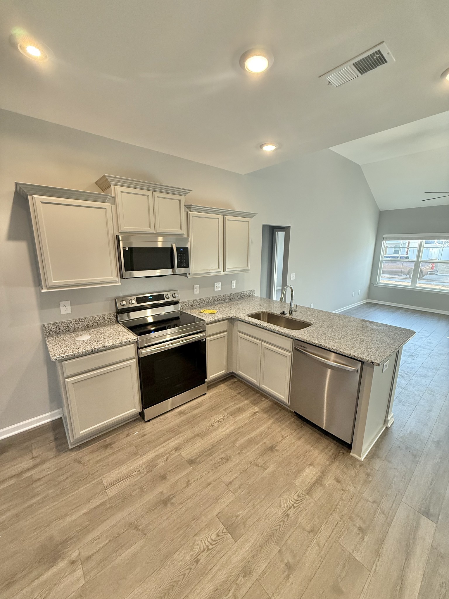 88 Stonehenge Cir