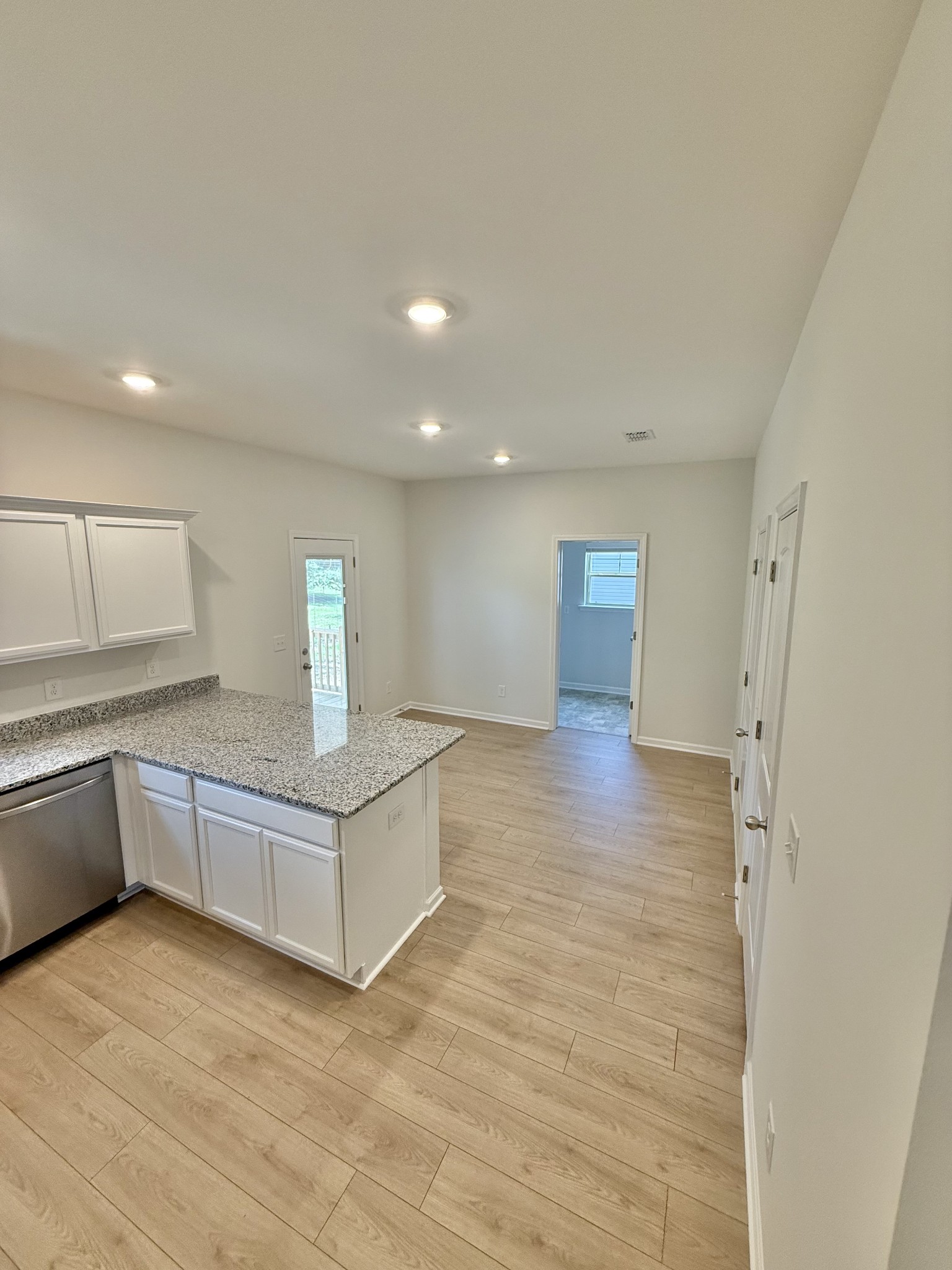 76 Country Cir