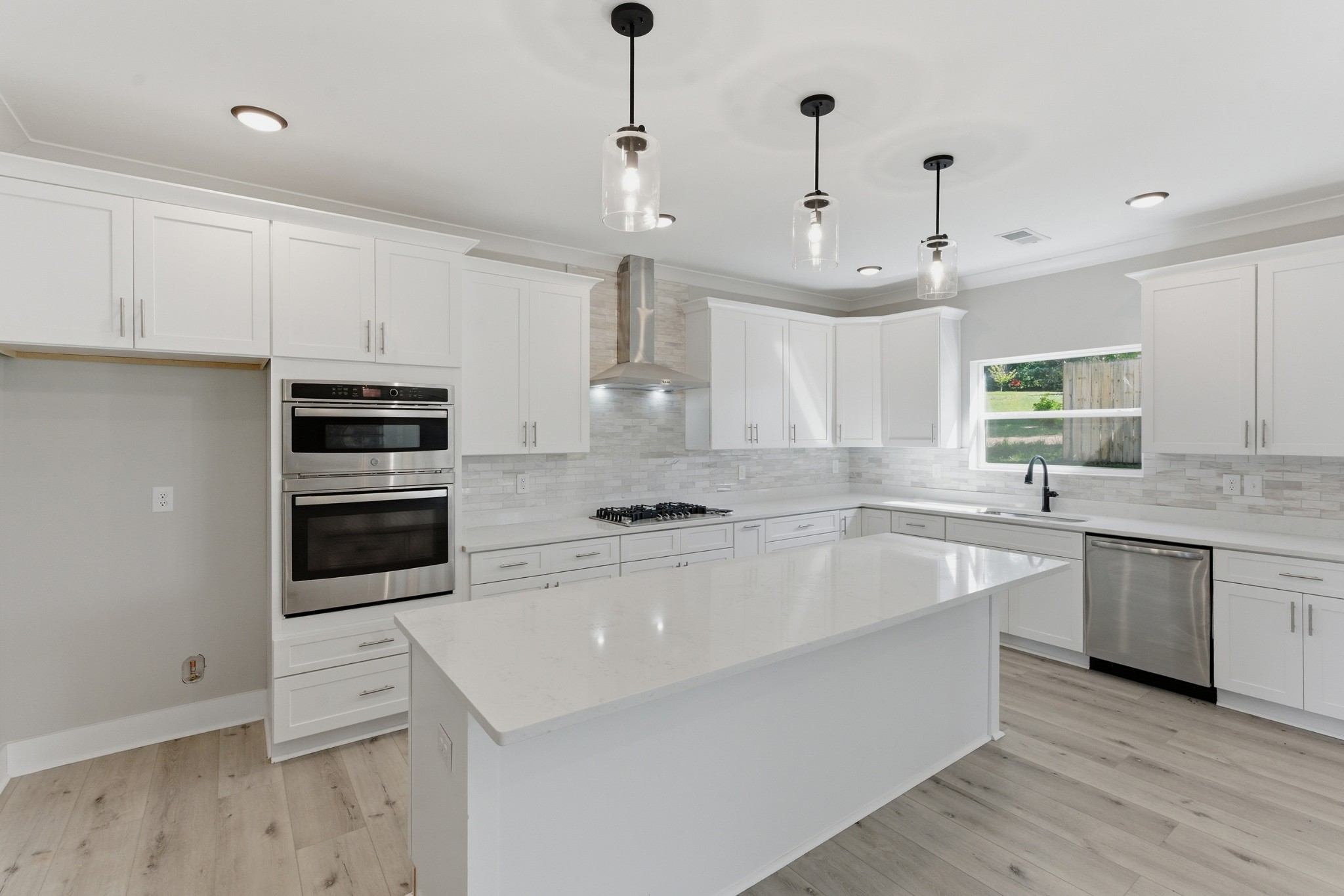 1760 W Main St
