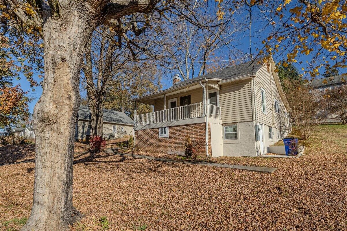 709 Westover Drive, SW