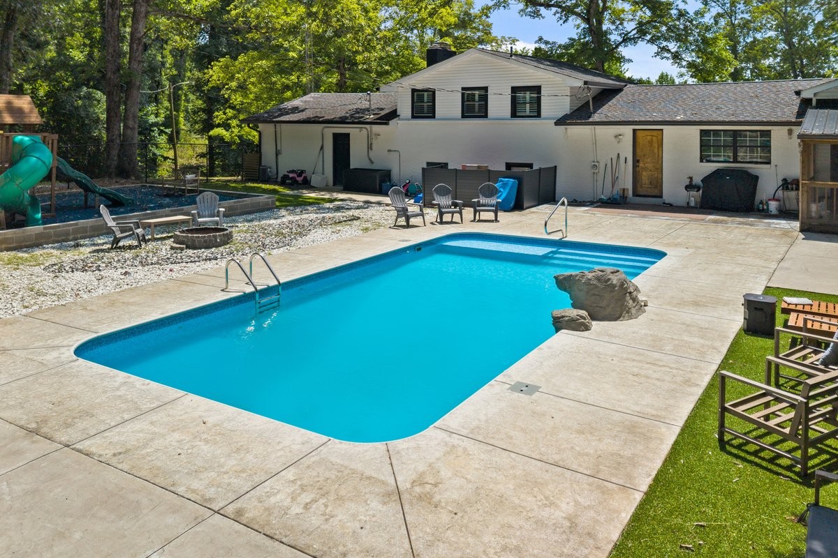 1975 Kelly Rd