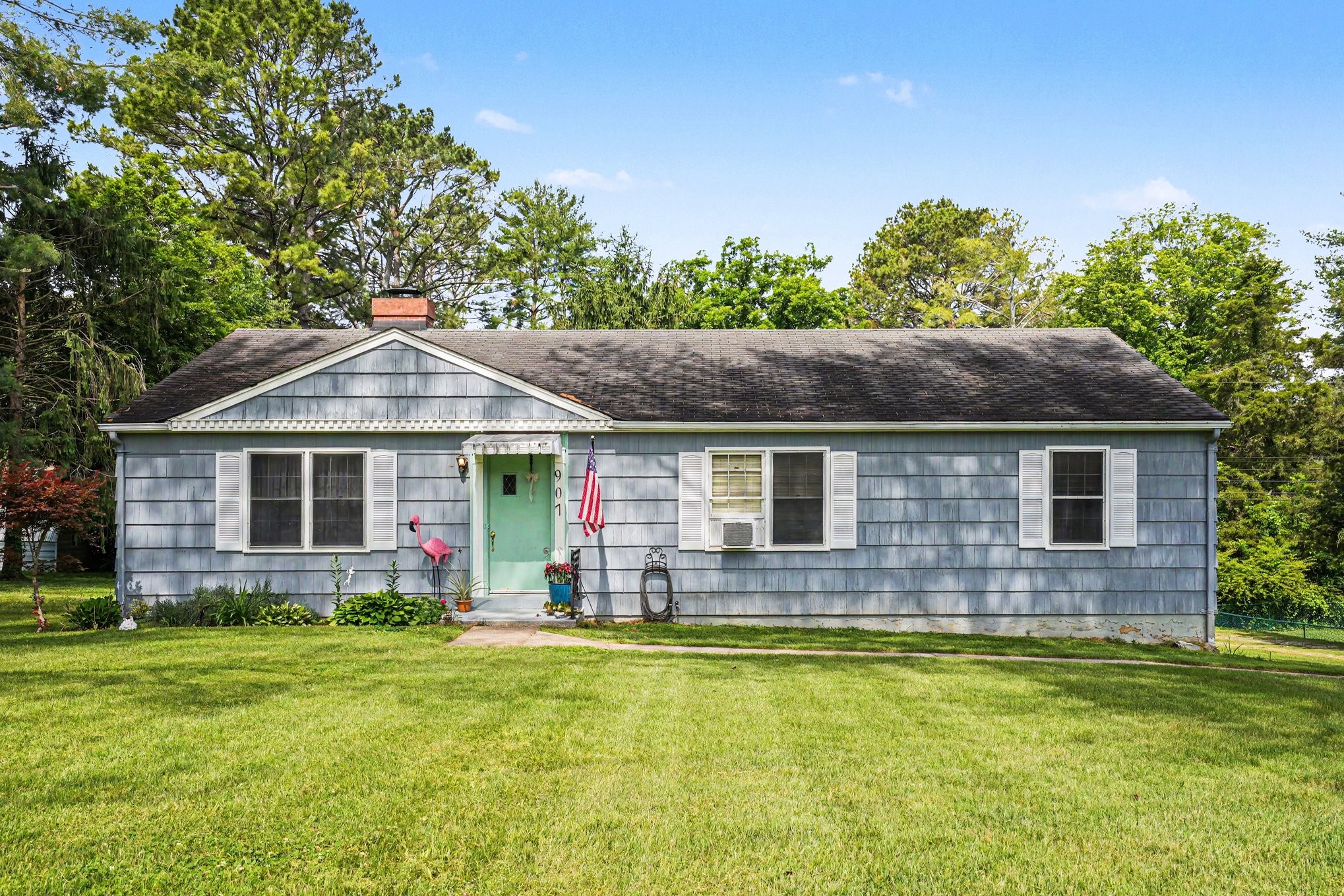 907 Camellia Dr