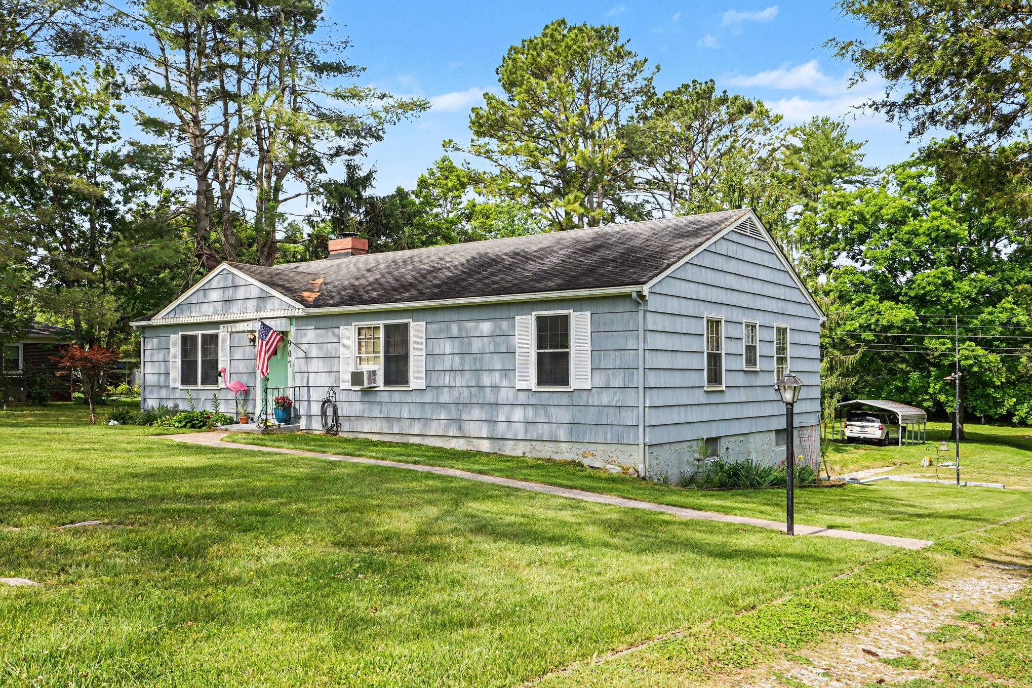 907 Camellia Dr