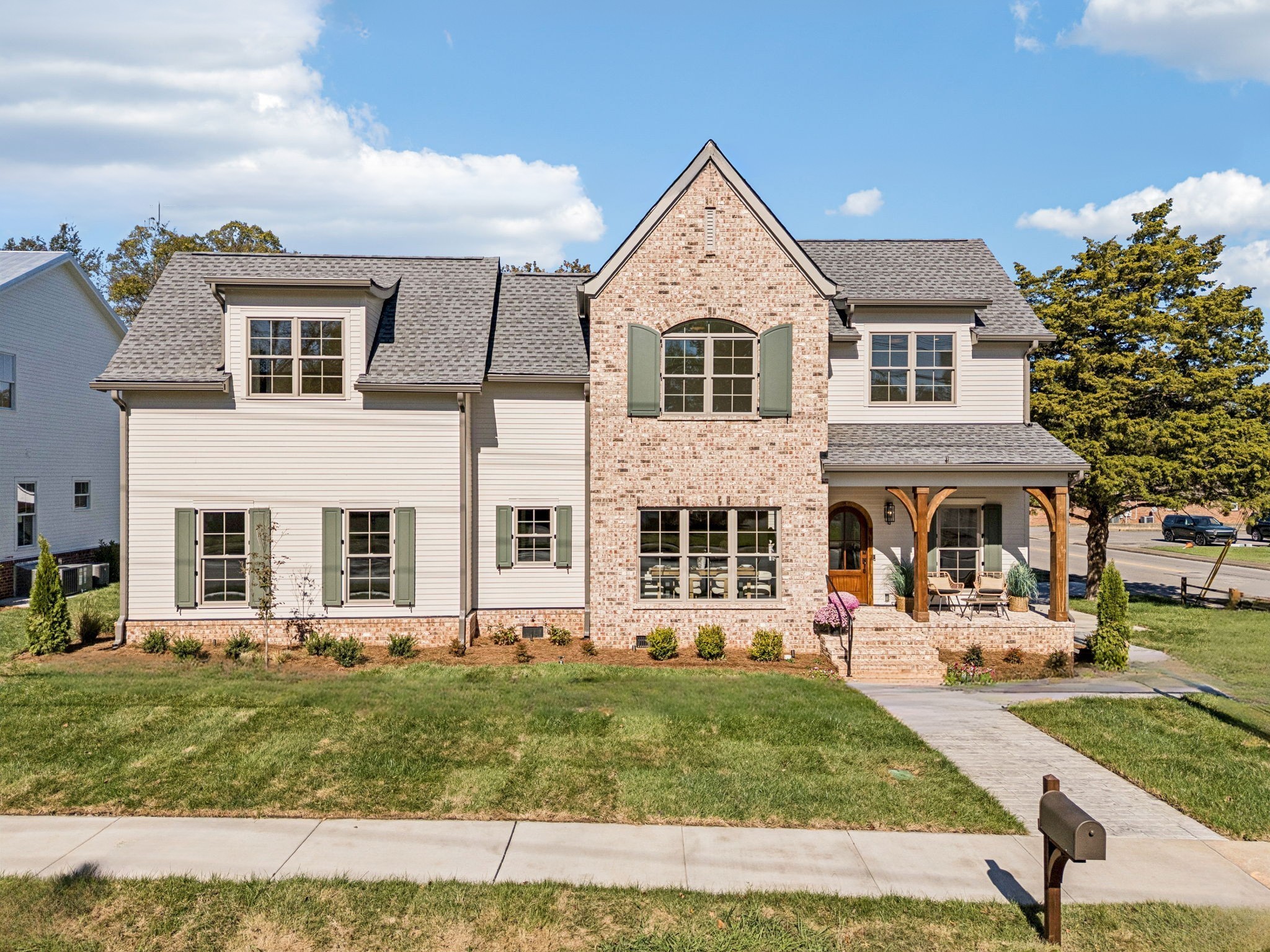 304 Bridge Ave