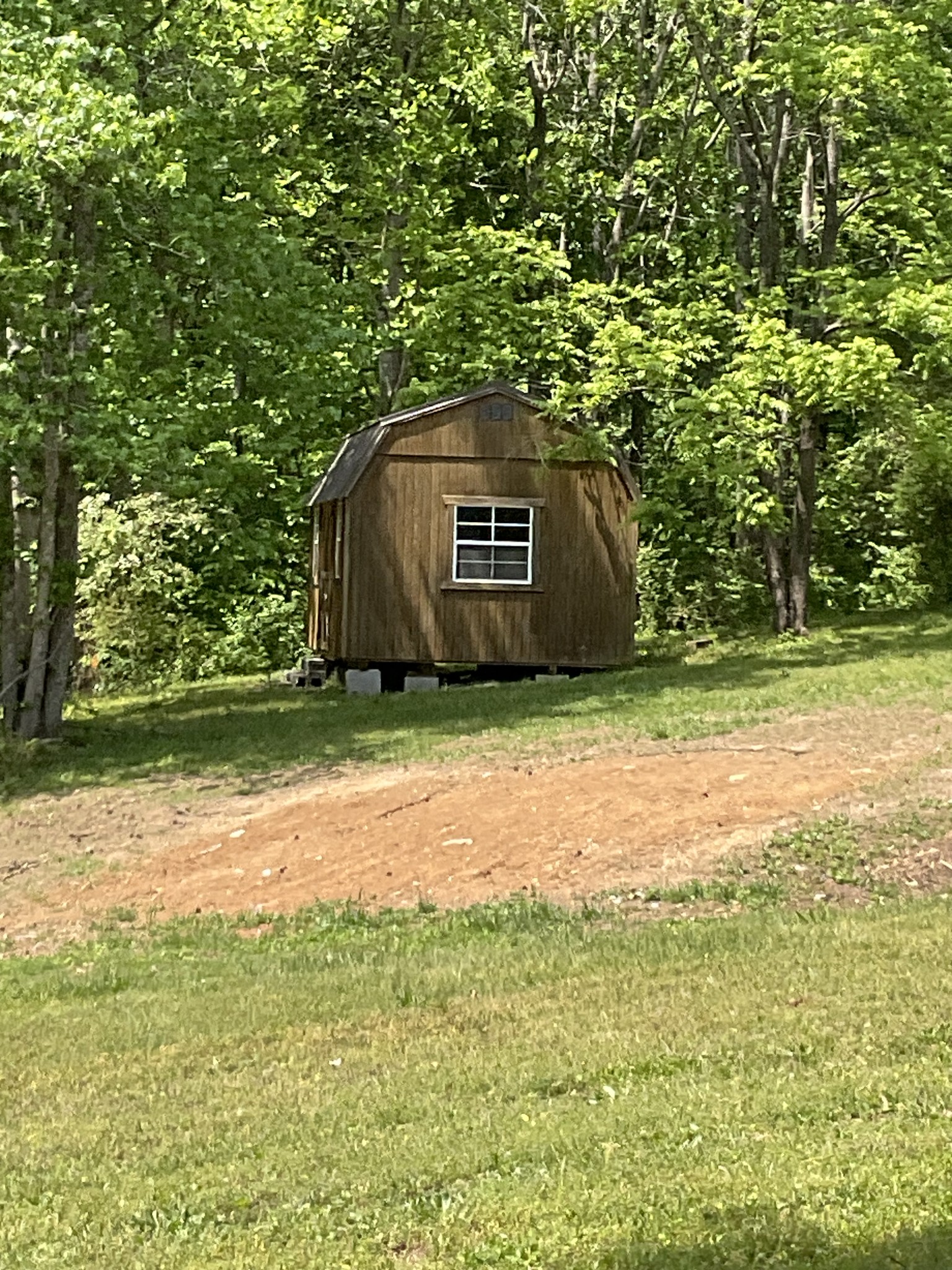 5843 Happy Hollow Ln