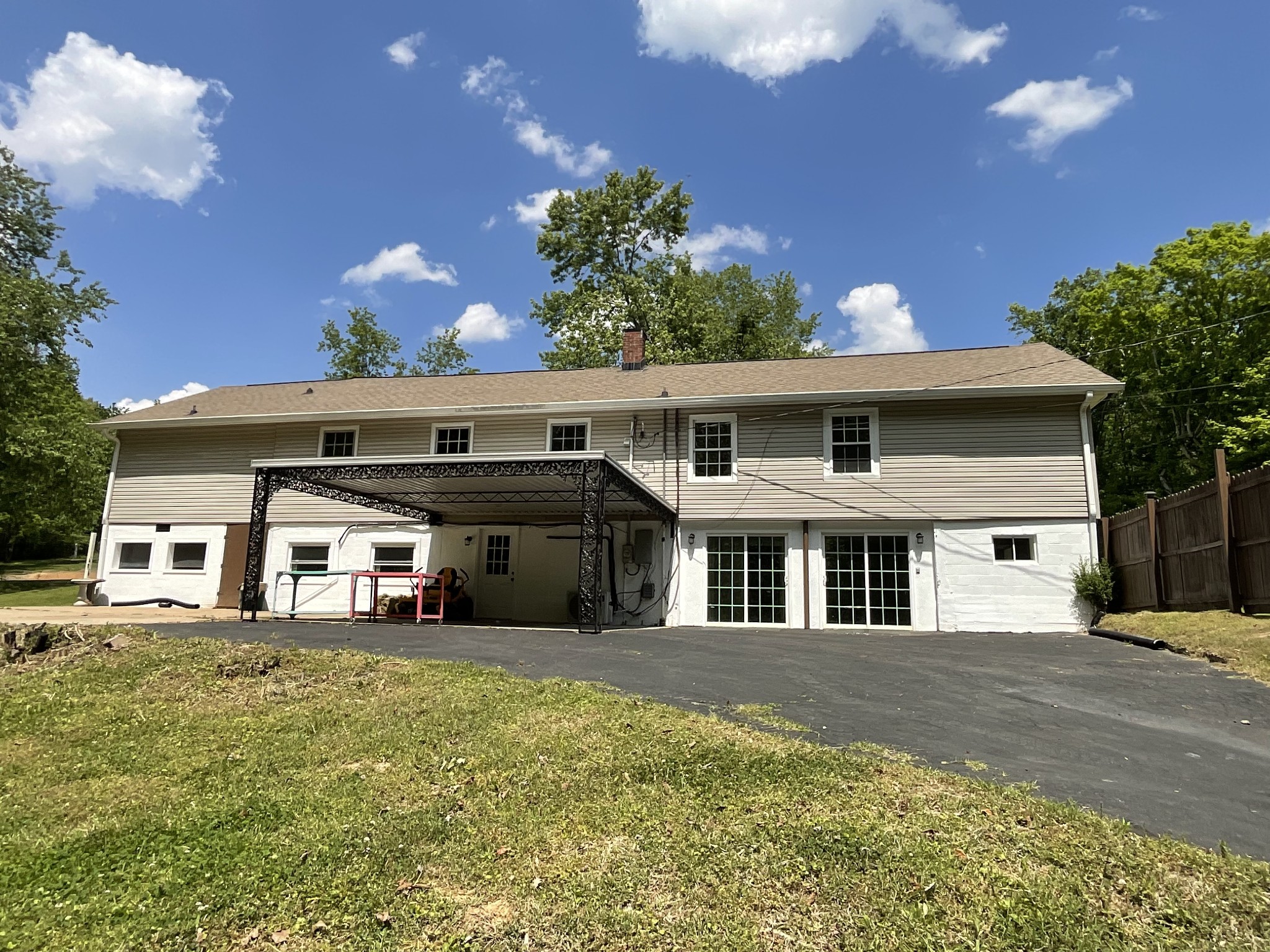 5843 Happy Hollow Ln