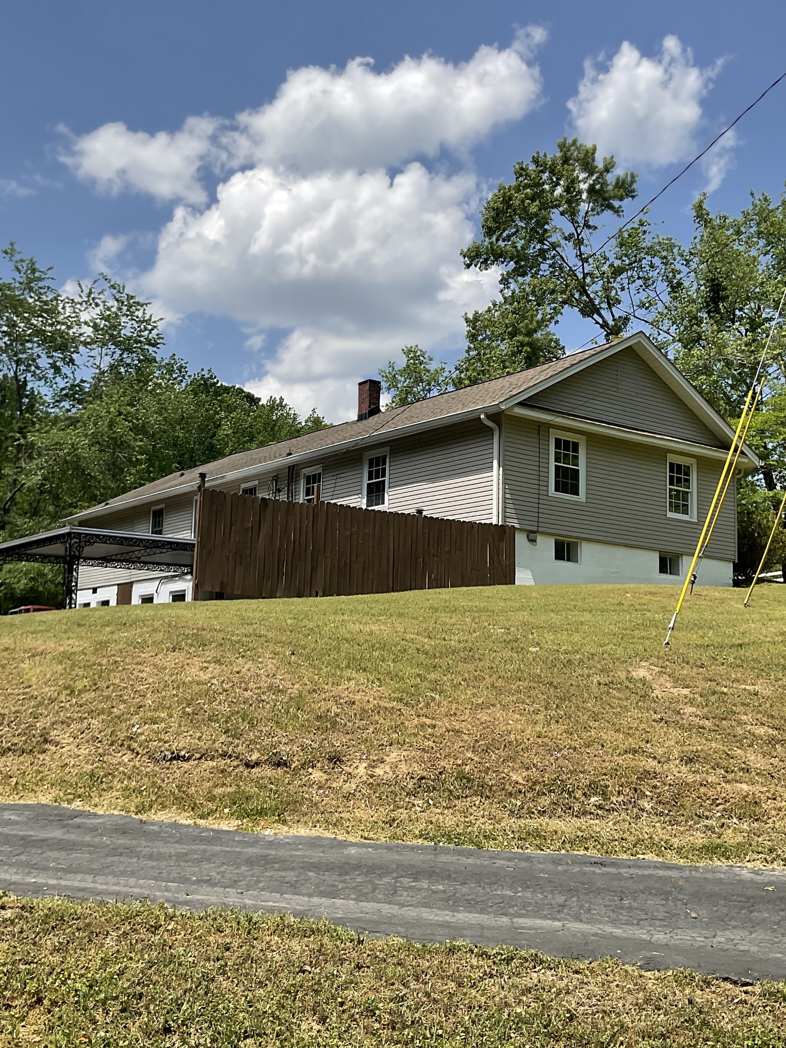 5843 Happy Hollow Ln