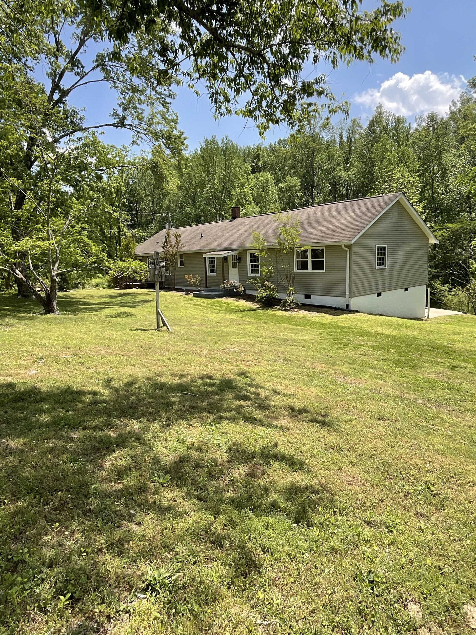 5843 Happy Hollow Ln