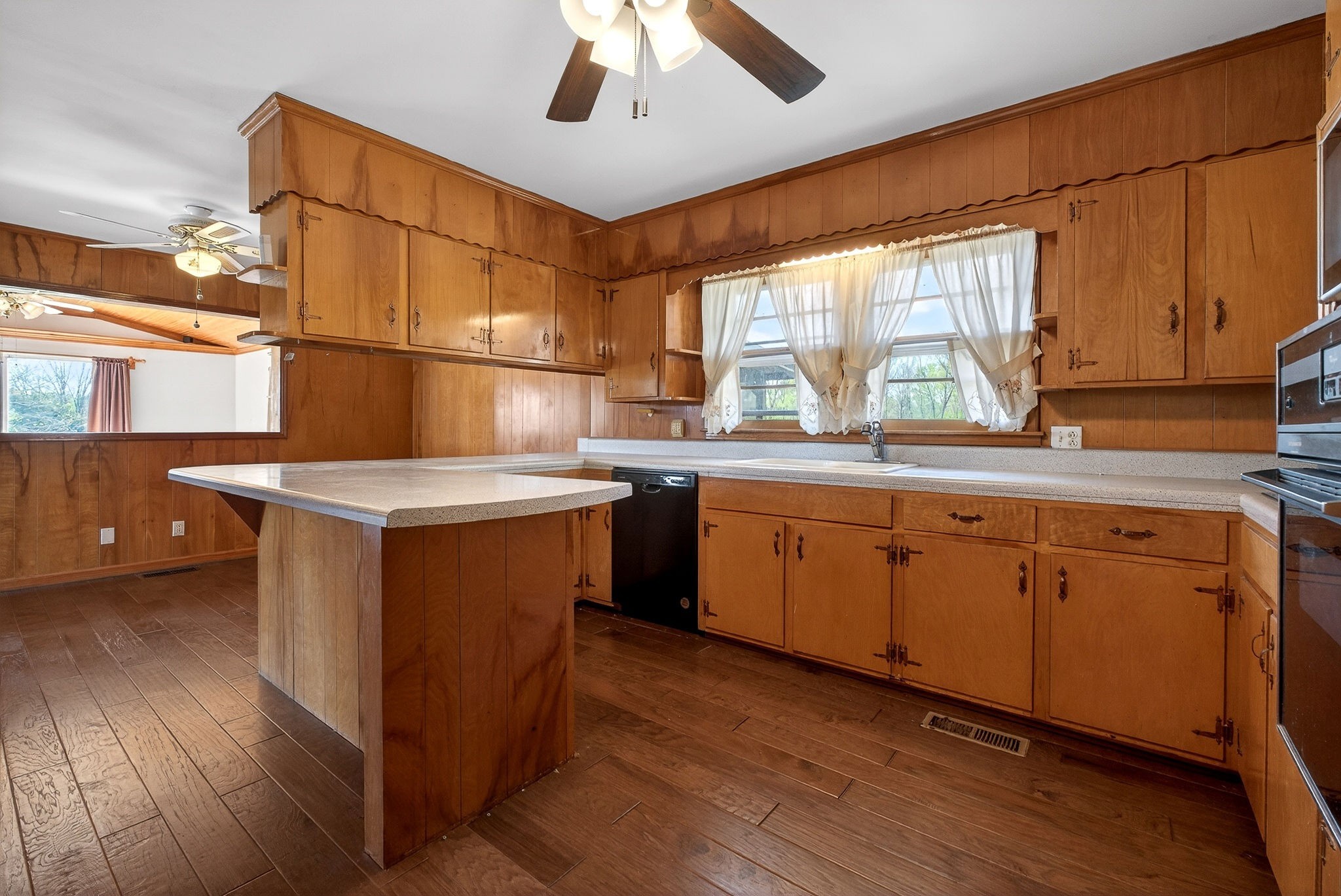 463 Franks Ferry Rd