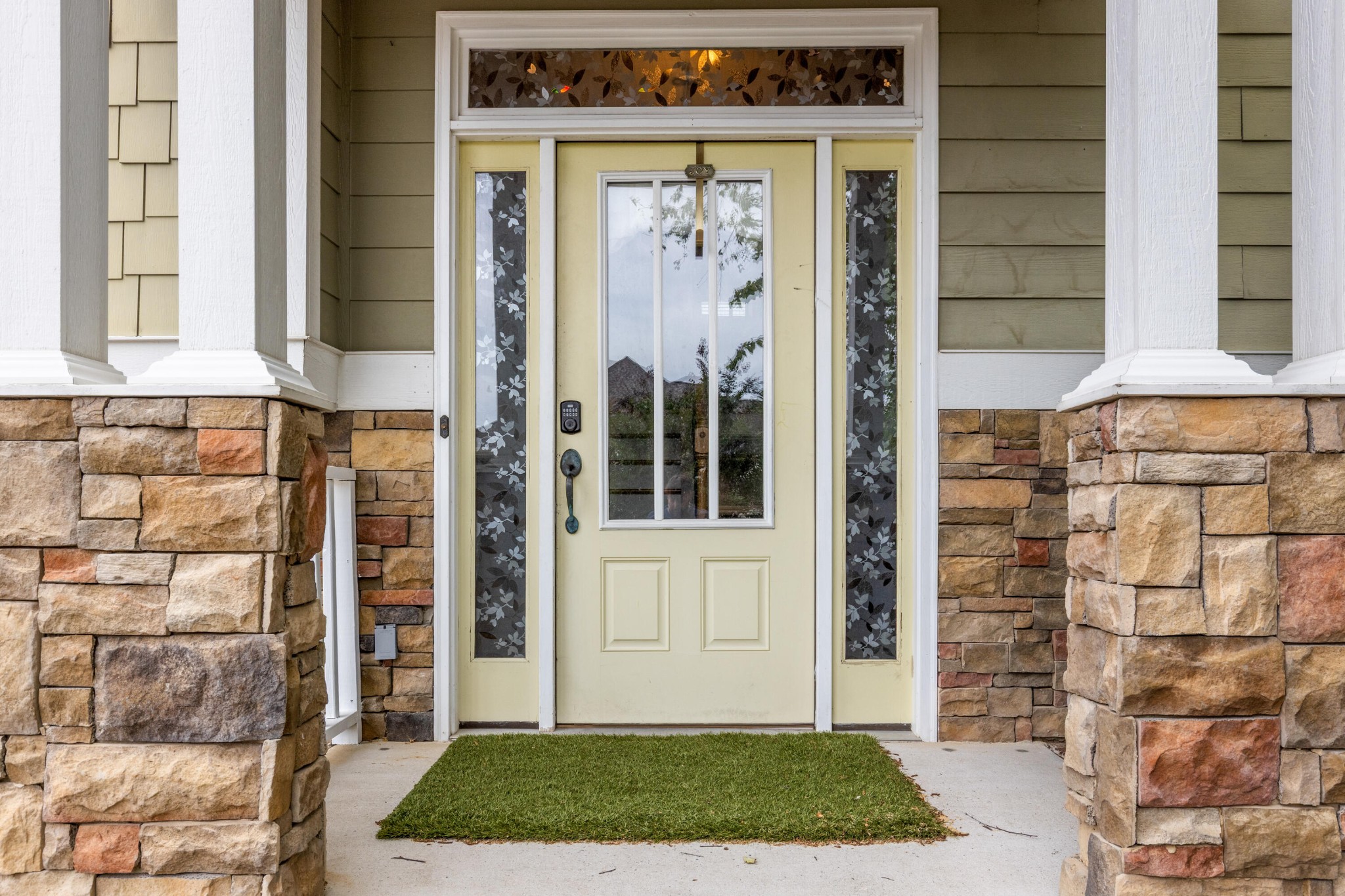 27 Running Oak Drive
