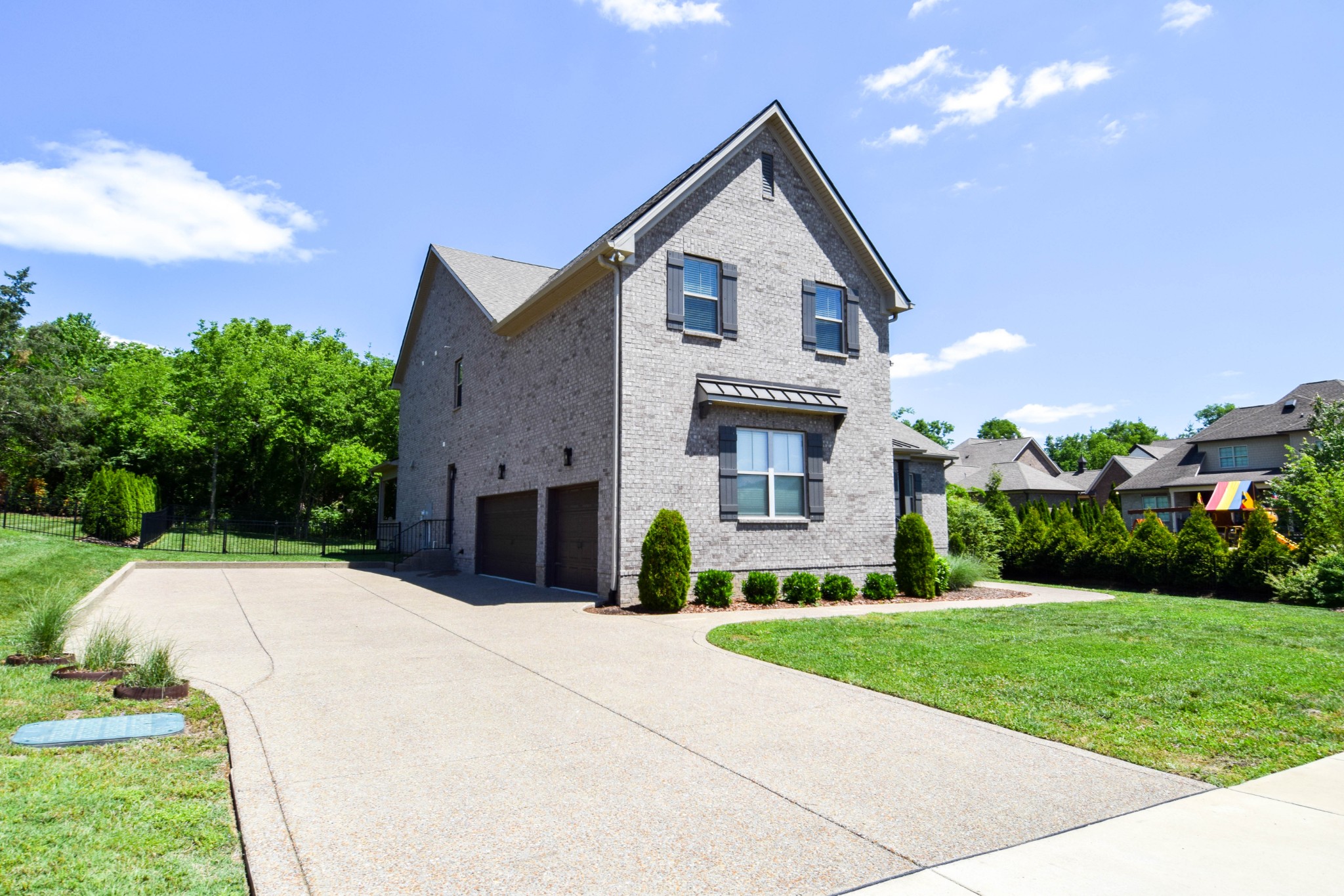 1002 Keeneland Dr