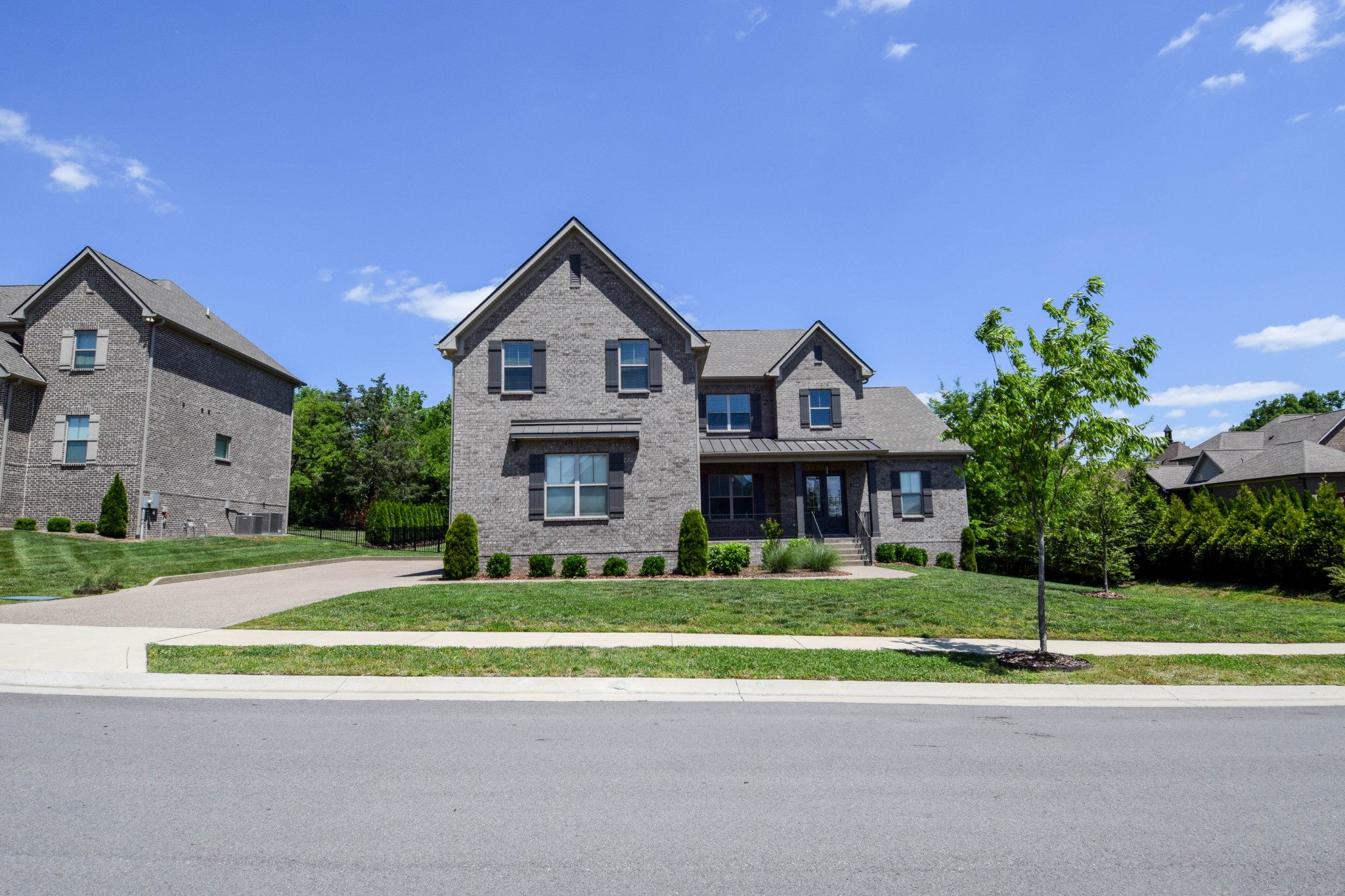 1002 Keeneland Dr