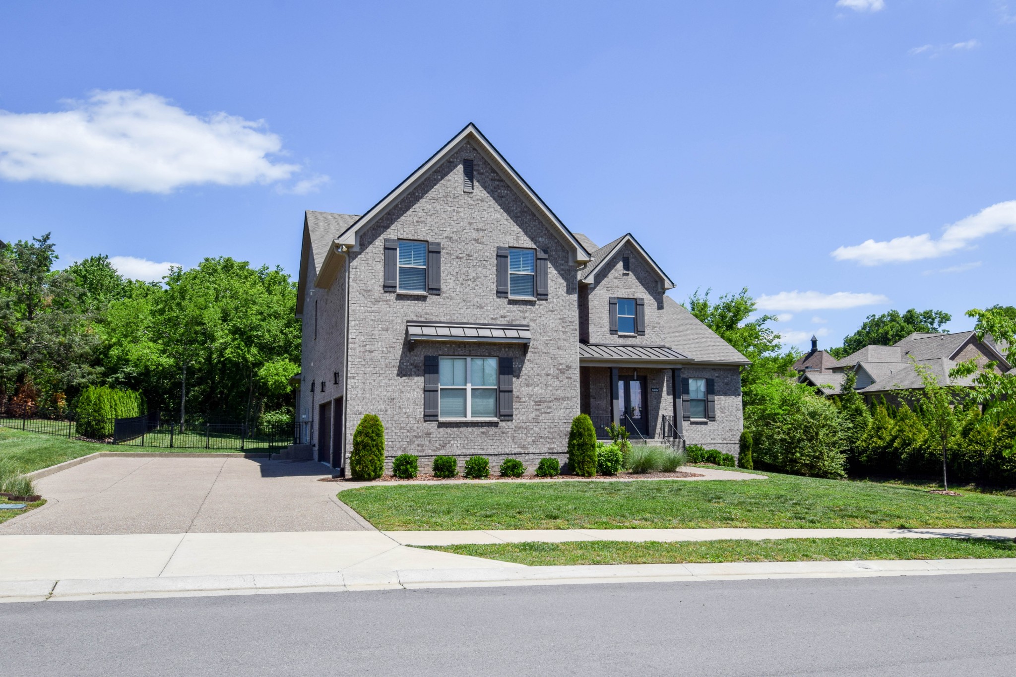 1002 Keeneland Dr
