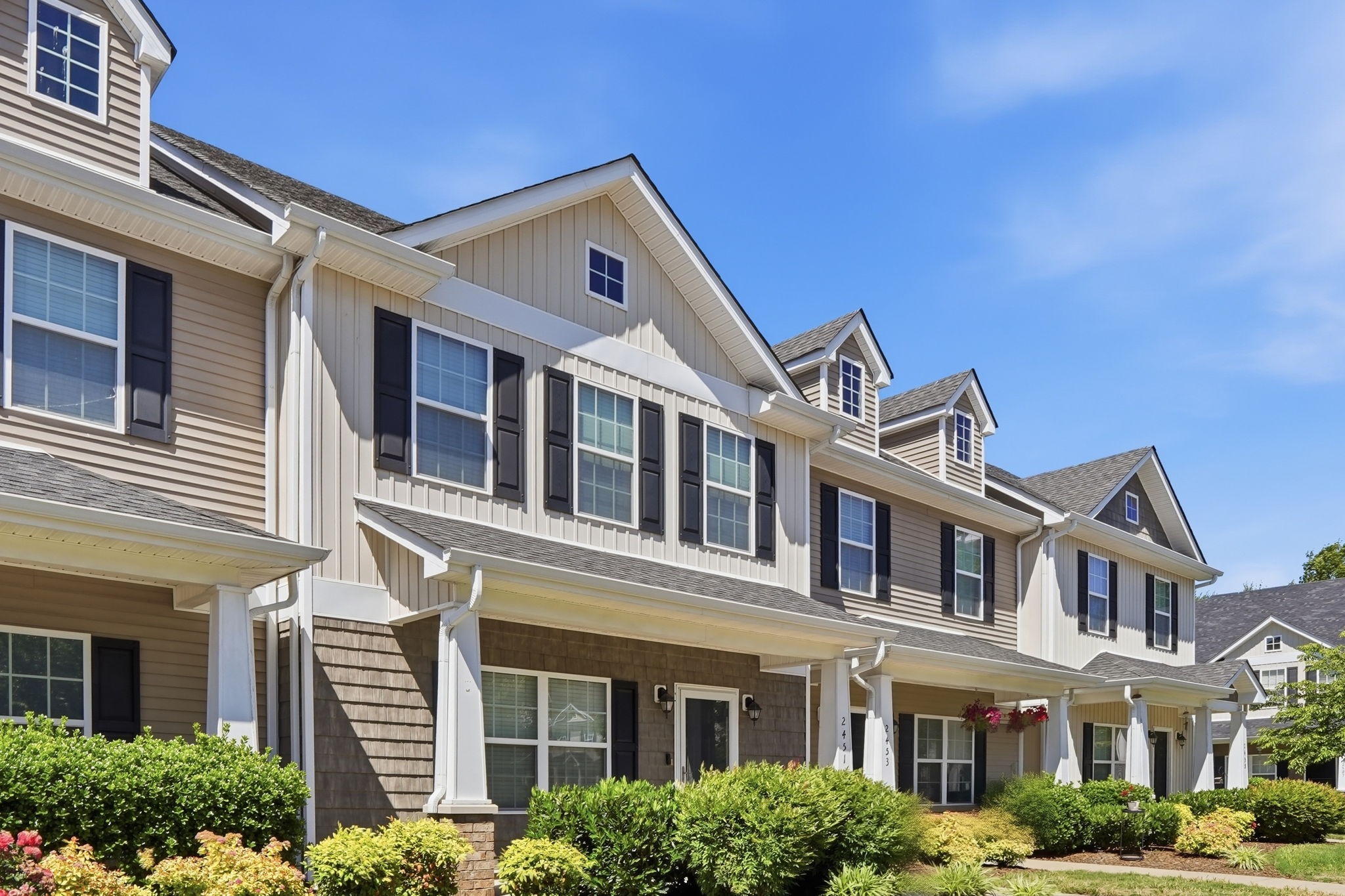 2451 New Holland Cir