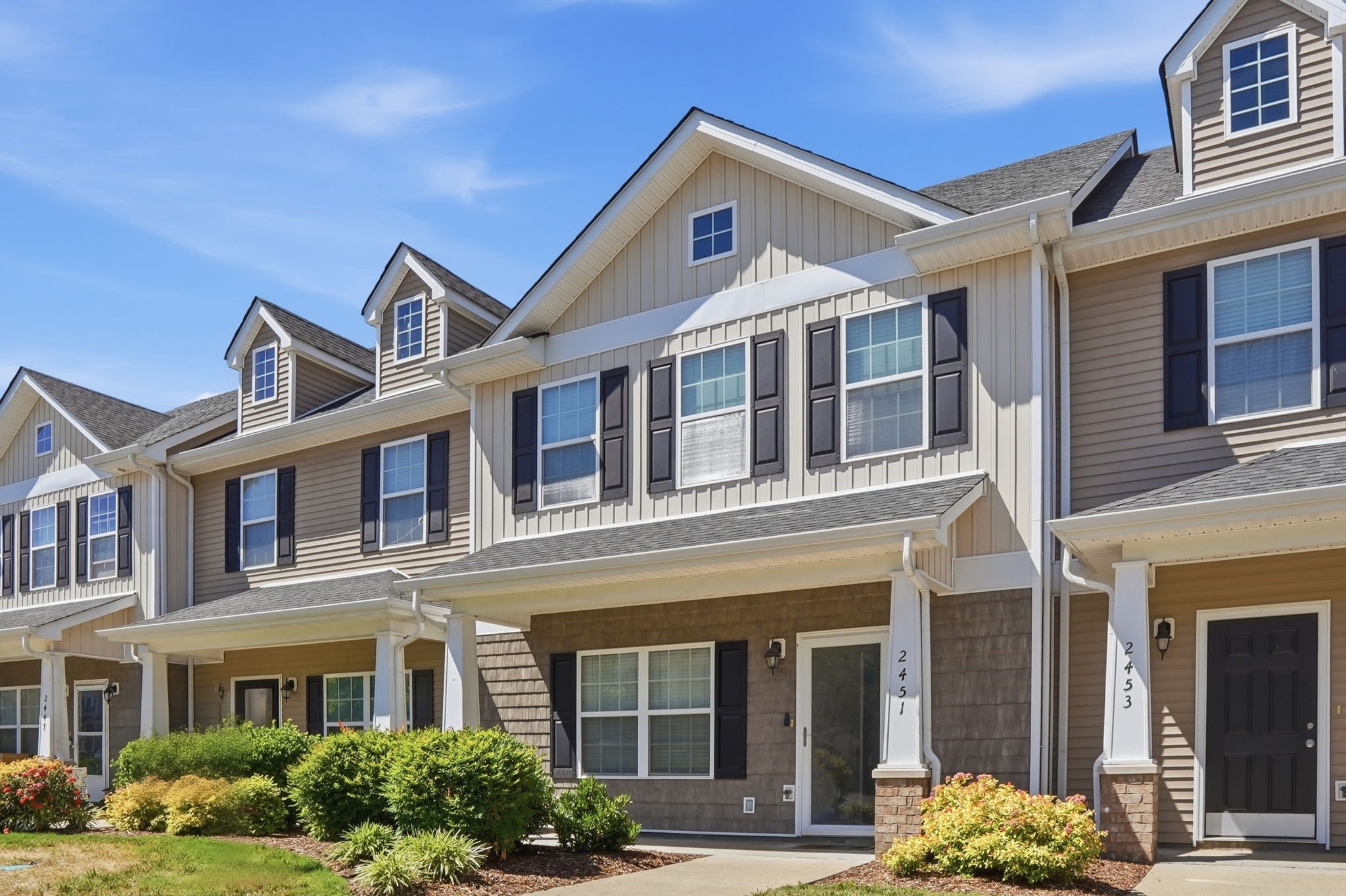 2451 New Holland Cir