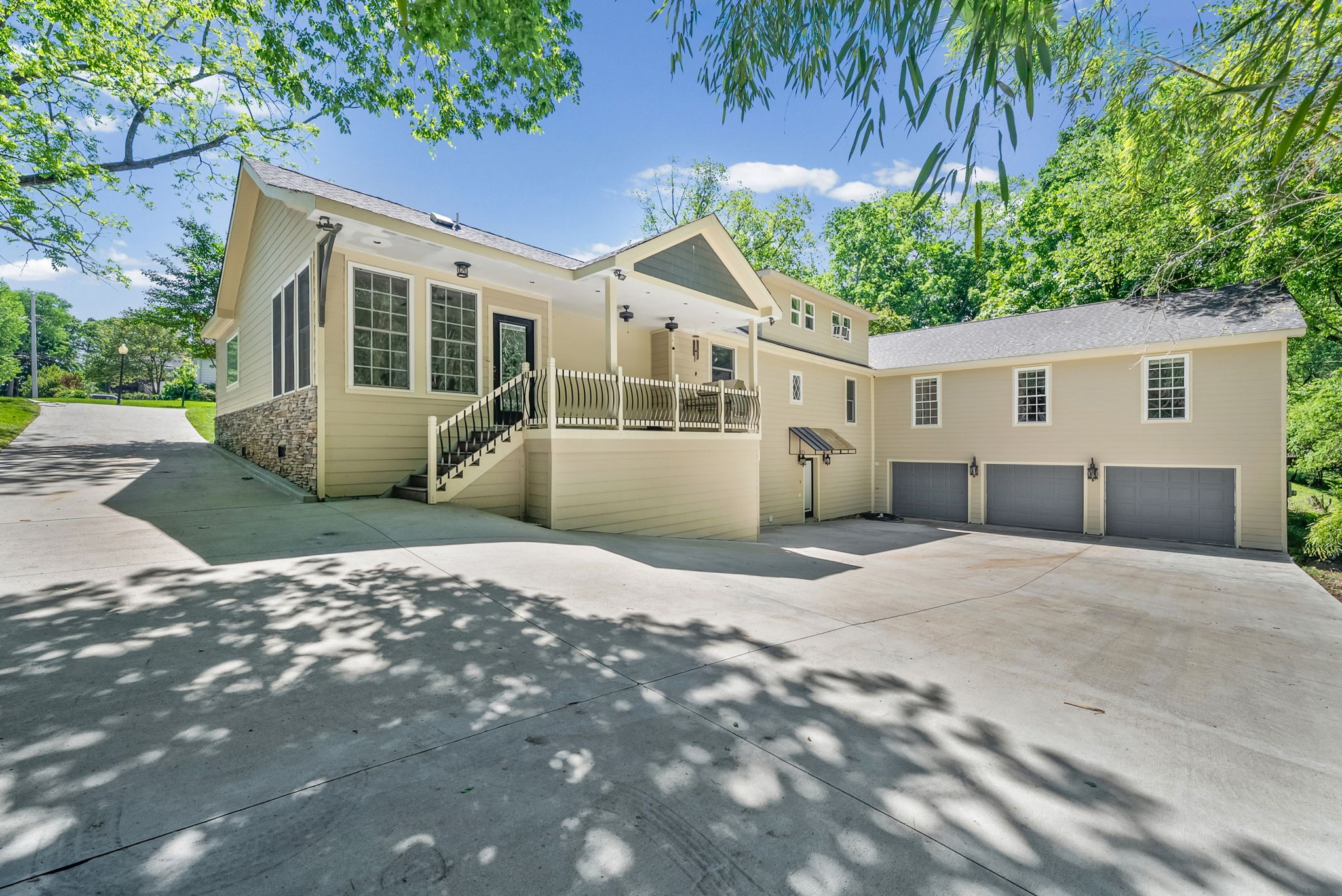 171 W Glenwood Dr