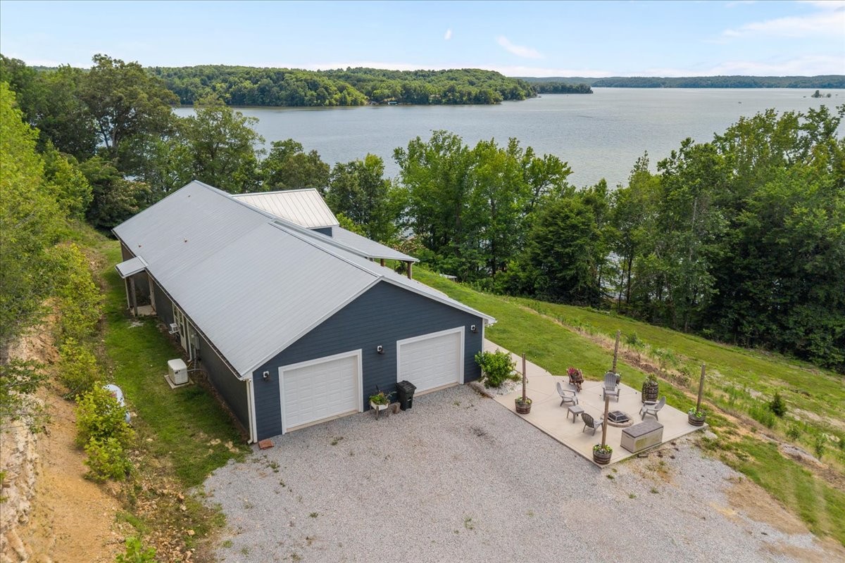 1016 Pointe of View Ln