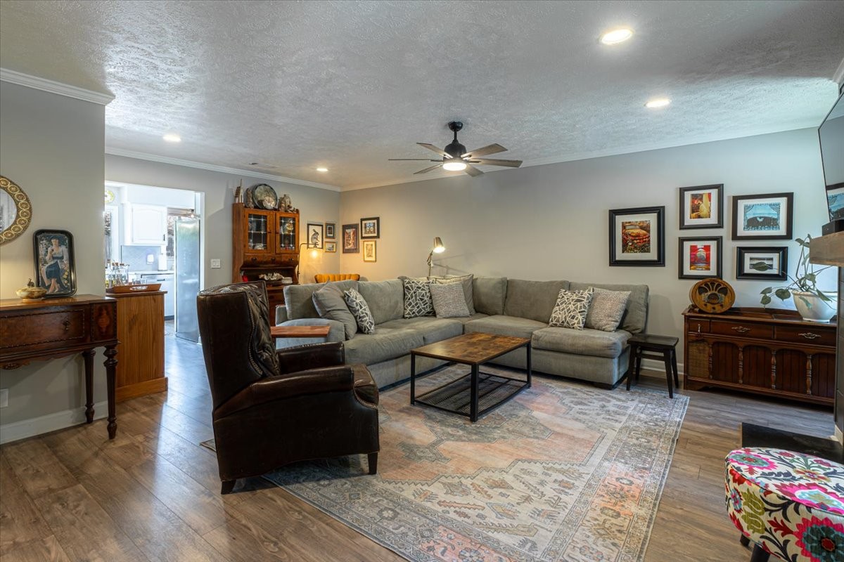 237 Highland Villa Cir