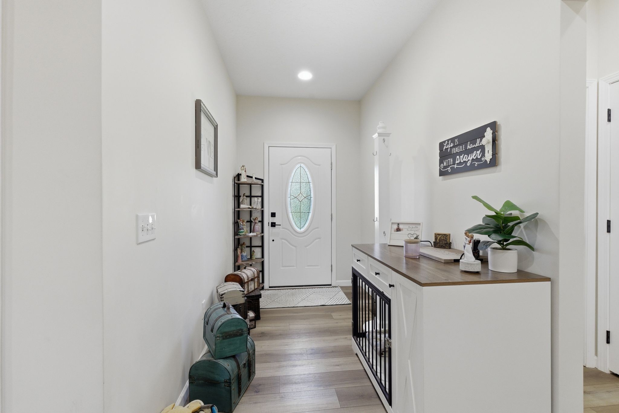 208 Avalon Dr