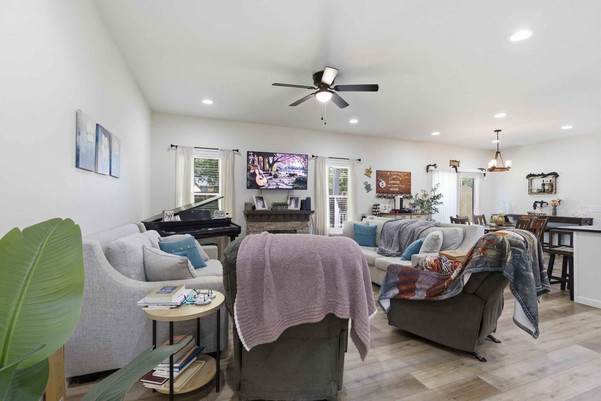 208 Avalon Dr