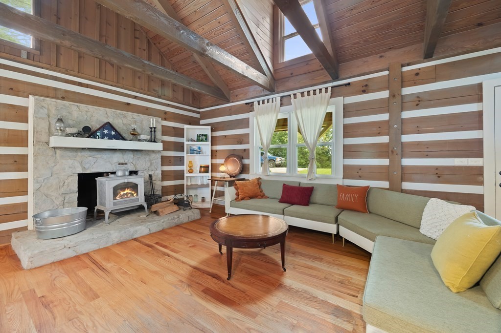 200 Duke Ln