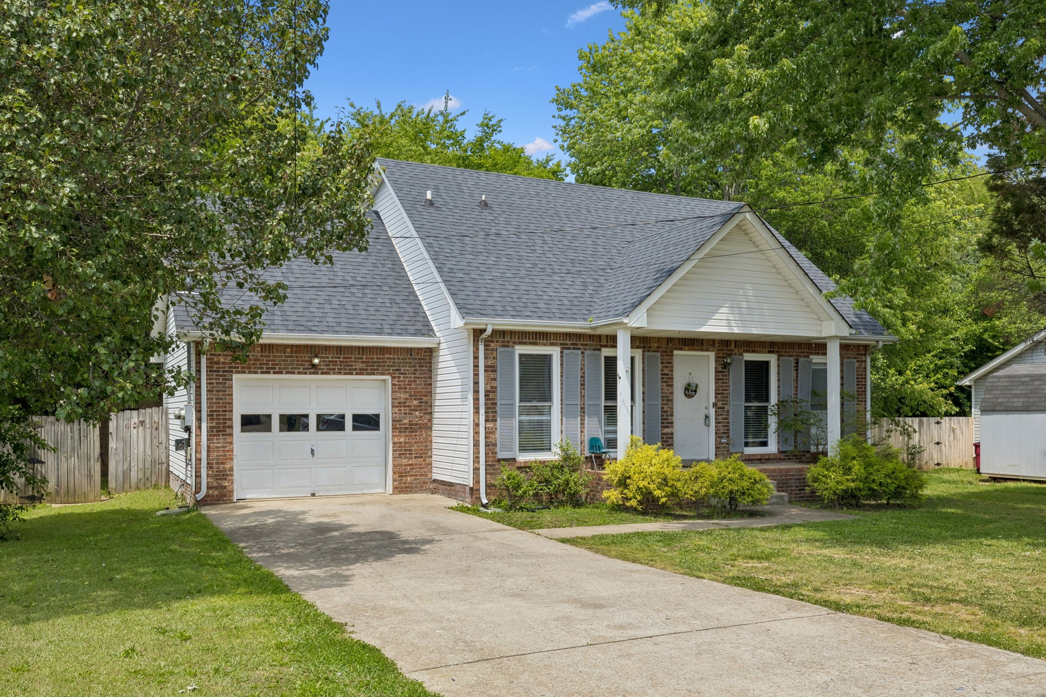 1036 Roedeer Dr
