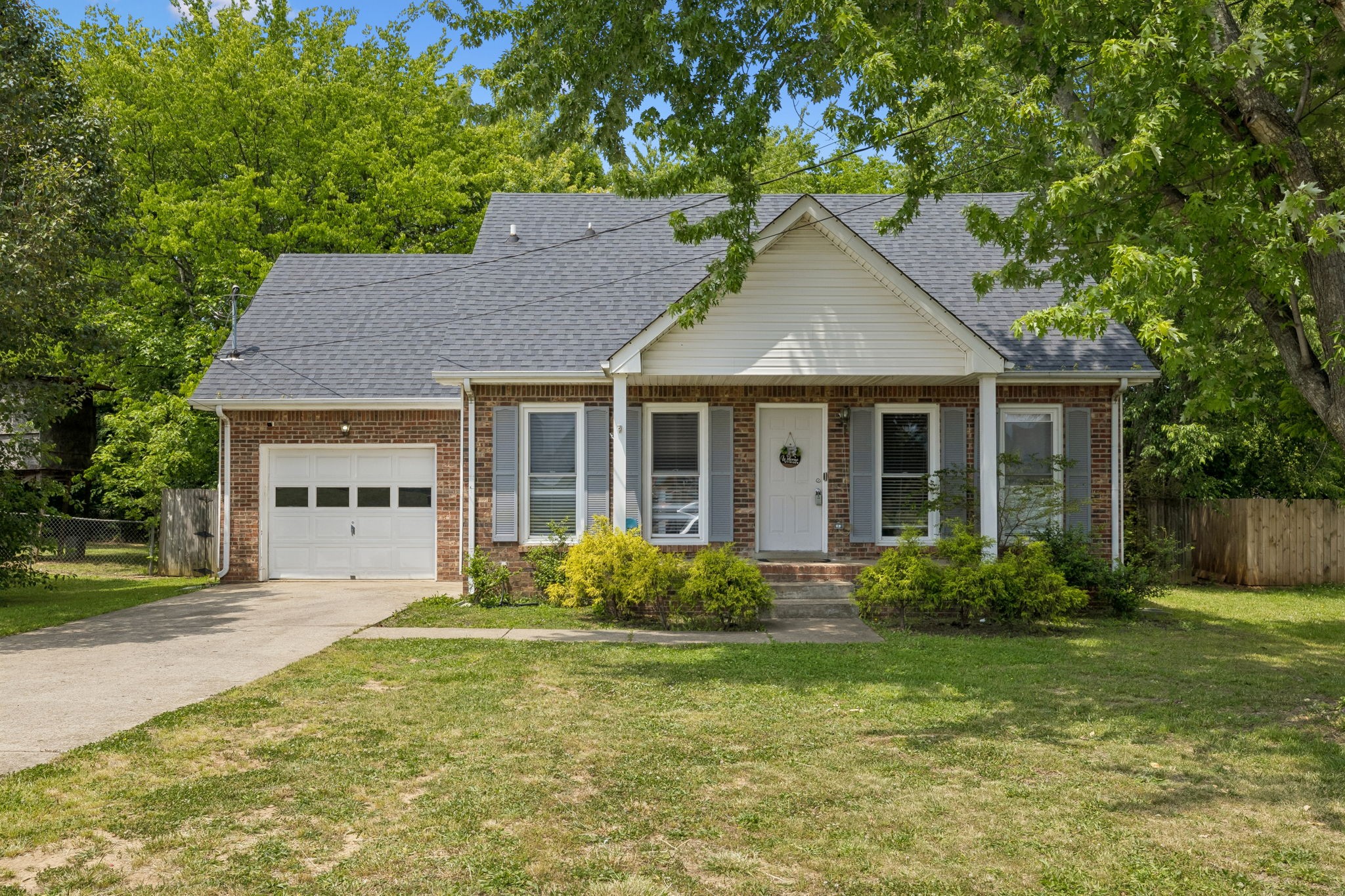 1036 Roedeer Dr