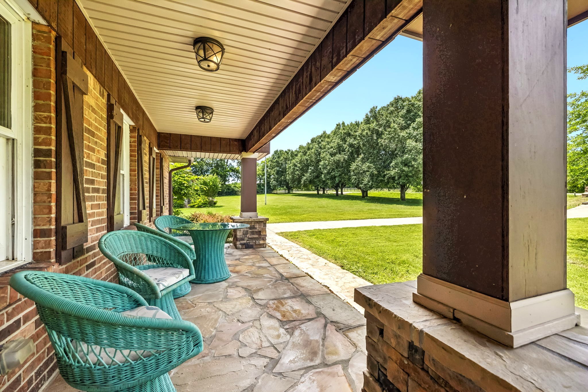 2446 Hwy 31, E