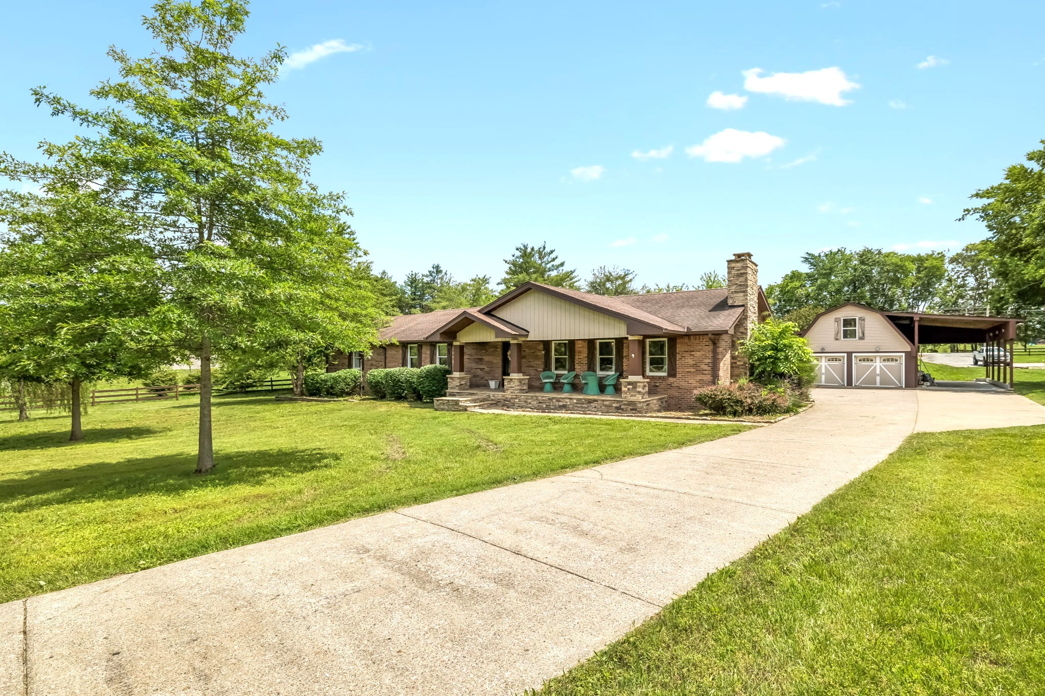 2446 Hwy 31, E