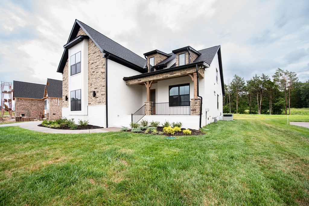 2928 Carisbrooke Dr