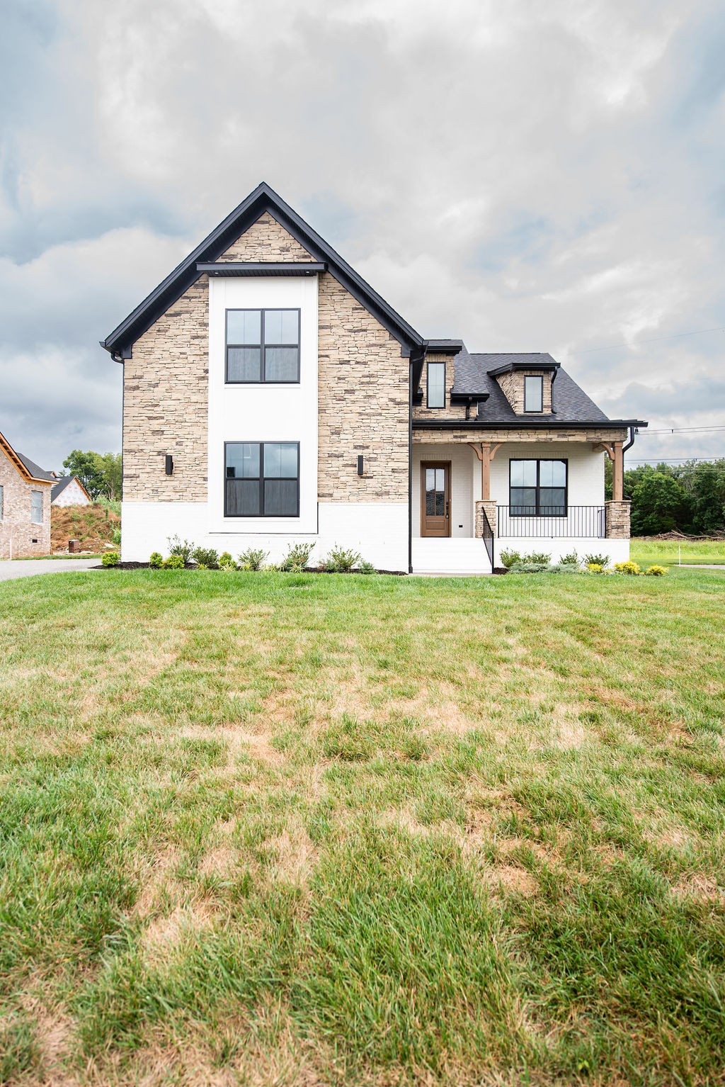 2928 Carisbrooke Dr