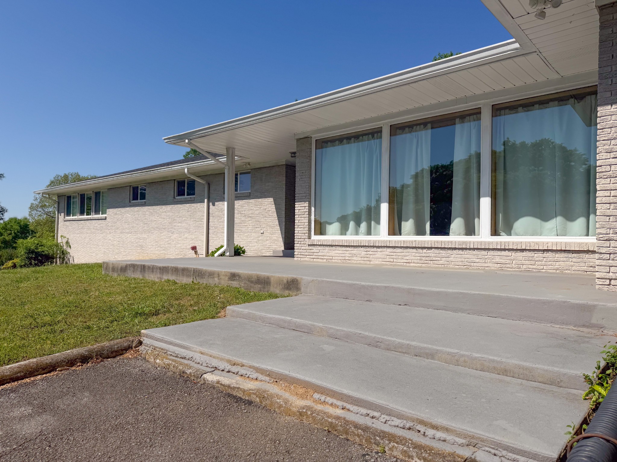 133 Sunset Dr