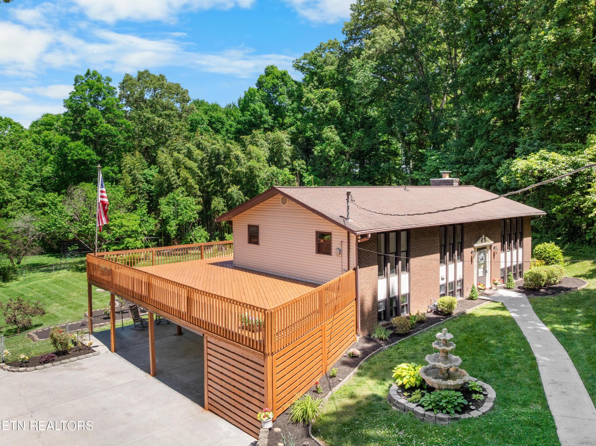 235 S Ridge Rd