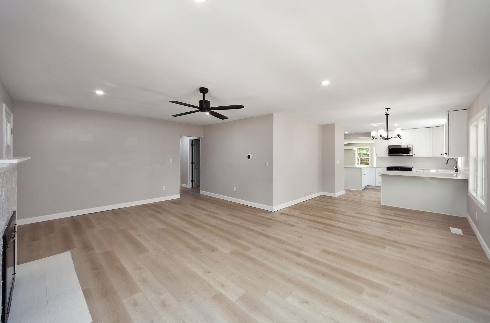 90 SHAW LN