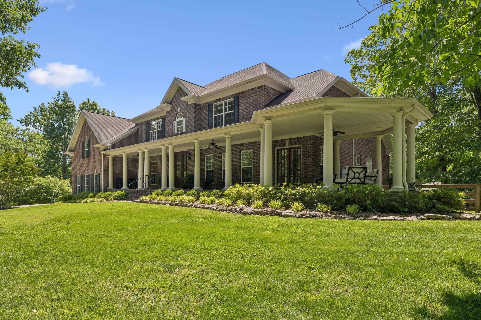 911 Bluff Rd