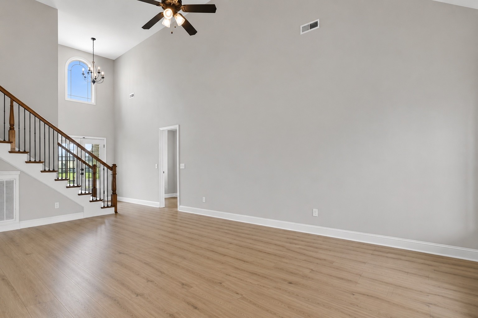 344 Oasis Ln