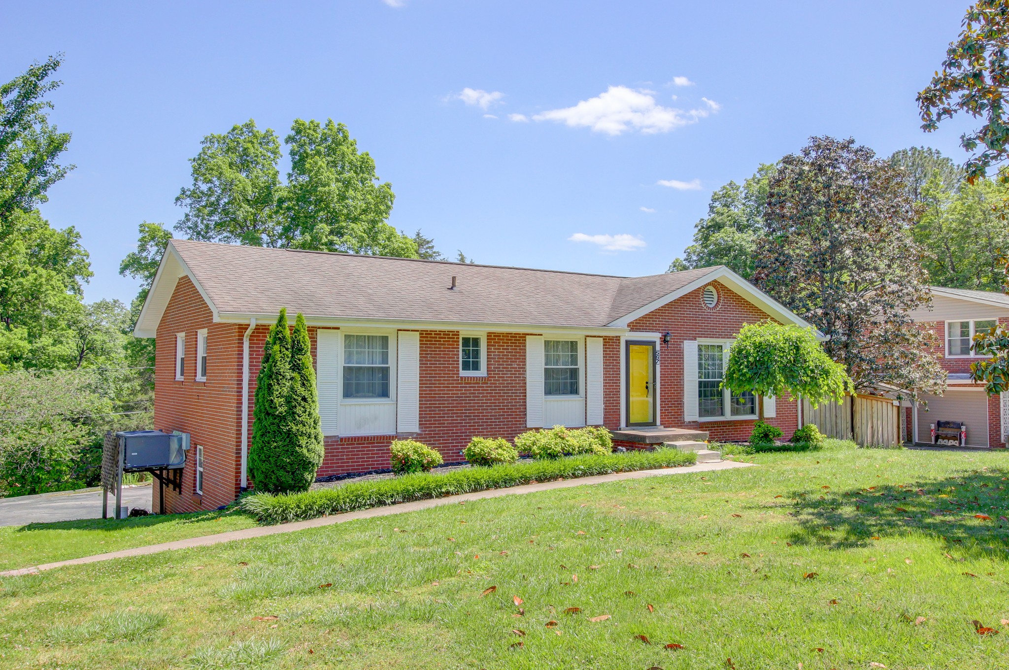 567 Chesterfield Dr
