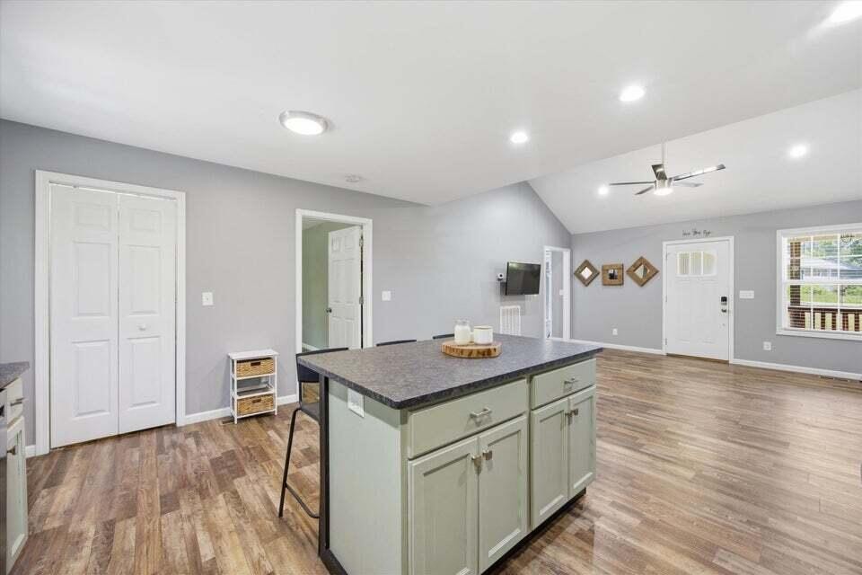 2704 Quarles Road