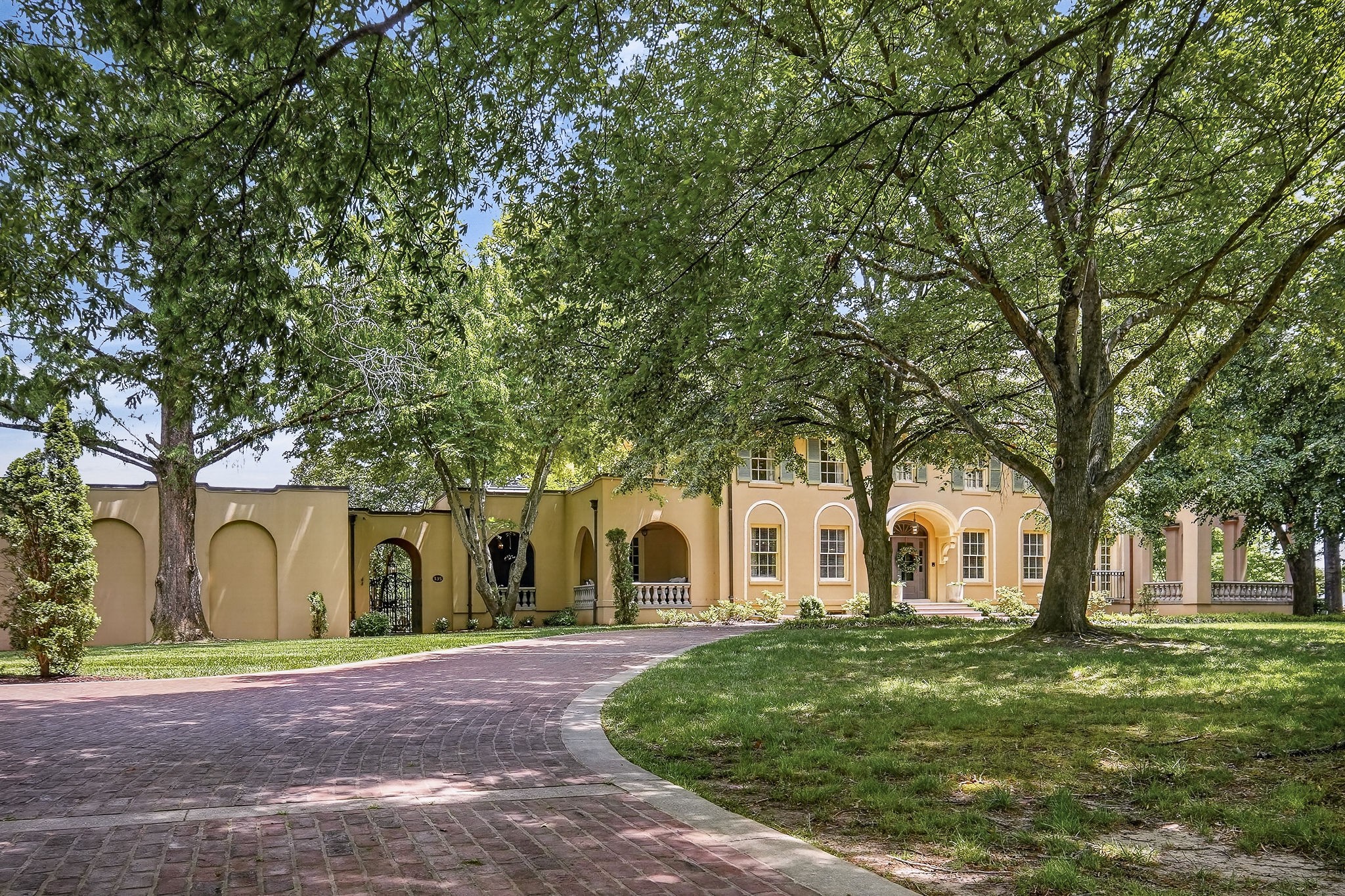 335 N Dixie Ave