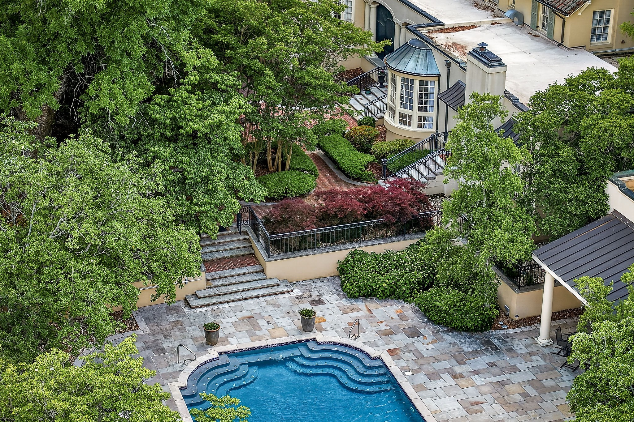 335 N Dixie Ave