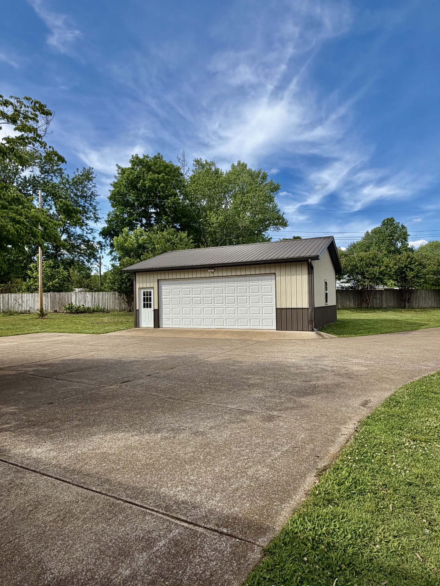 232 Admiral Cir