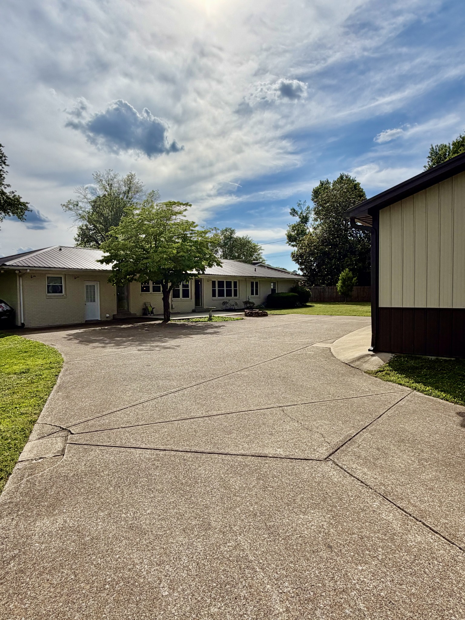 232 Admiral Cir