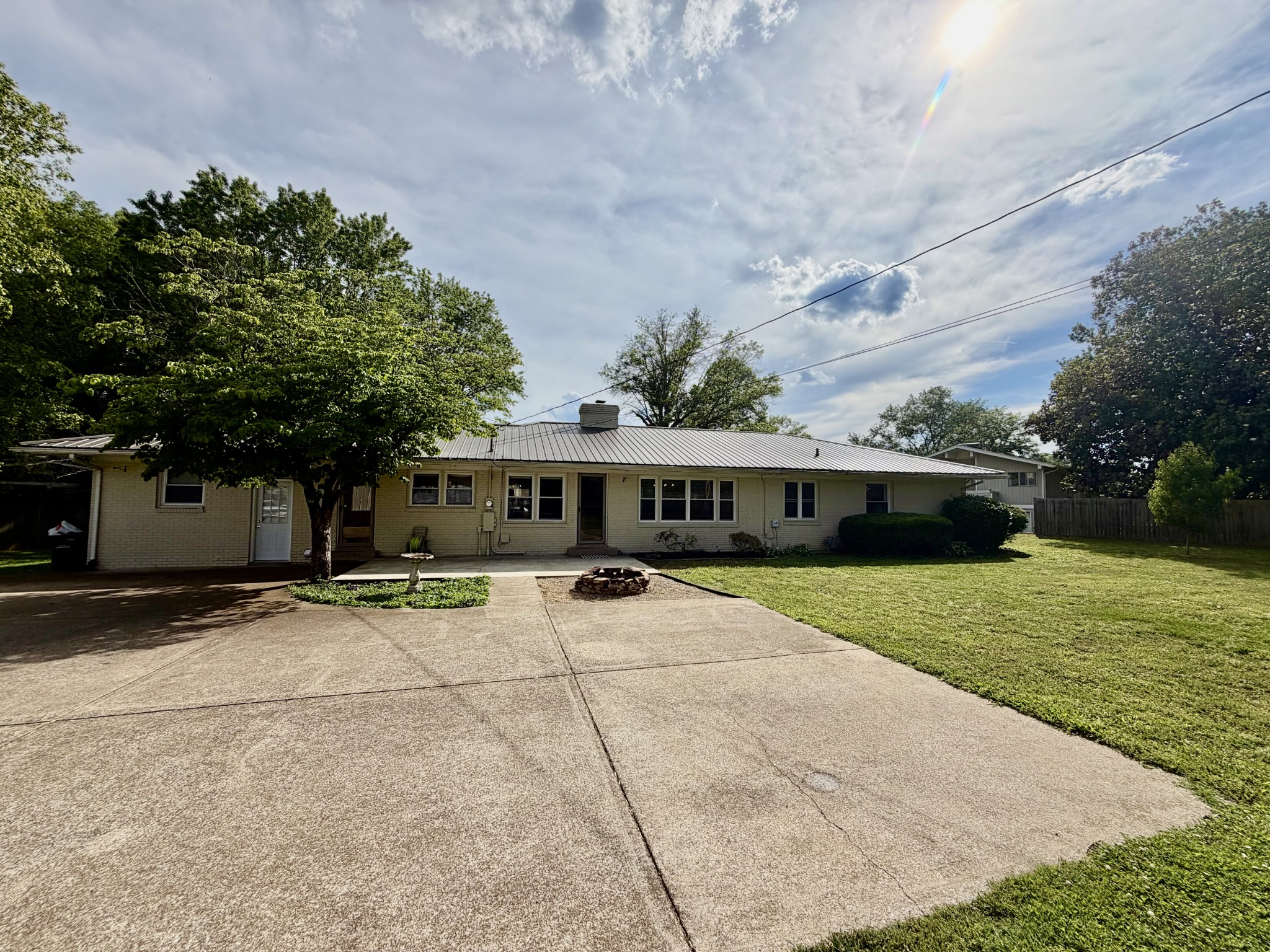 232 Admiral Cir