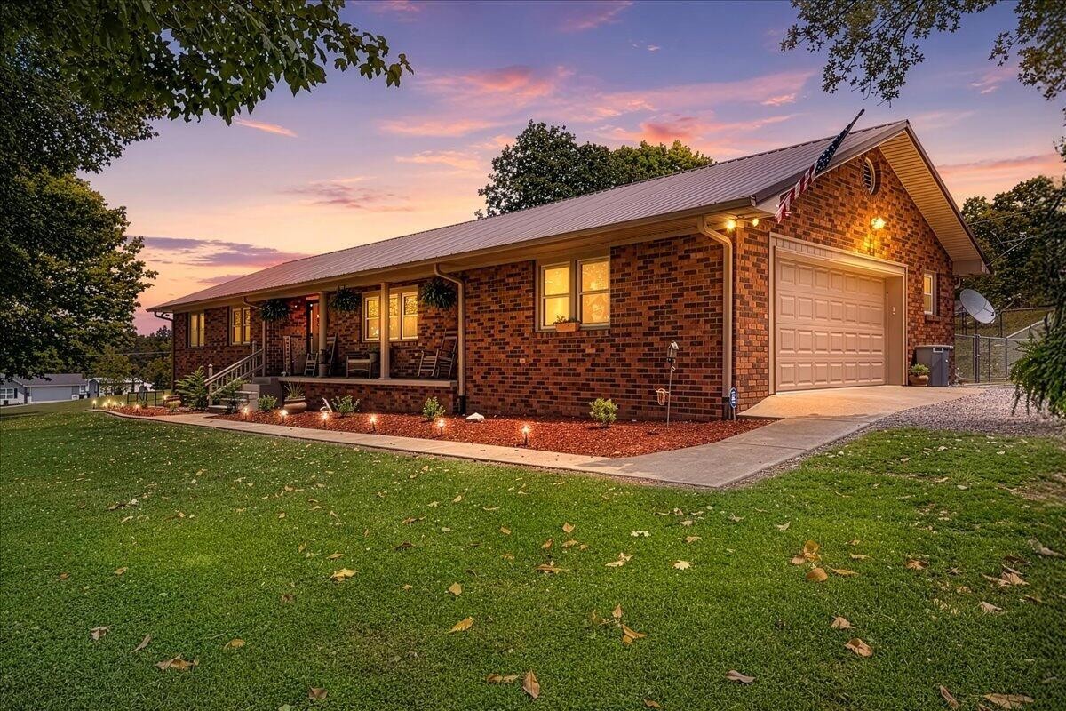 2065 Hwy 30, E